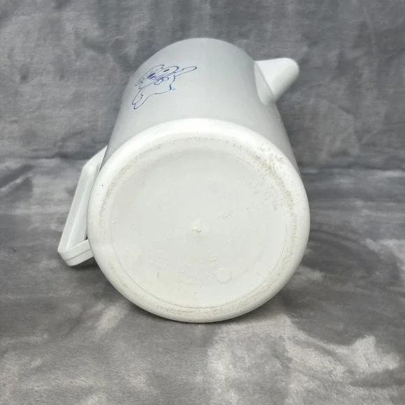 Vintage Pillsbury Doughboy 80 oz White Plastic Pitcher W/ Blue Lid - Picture 5 of 10